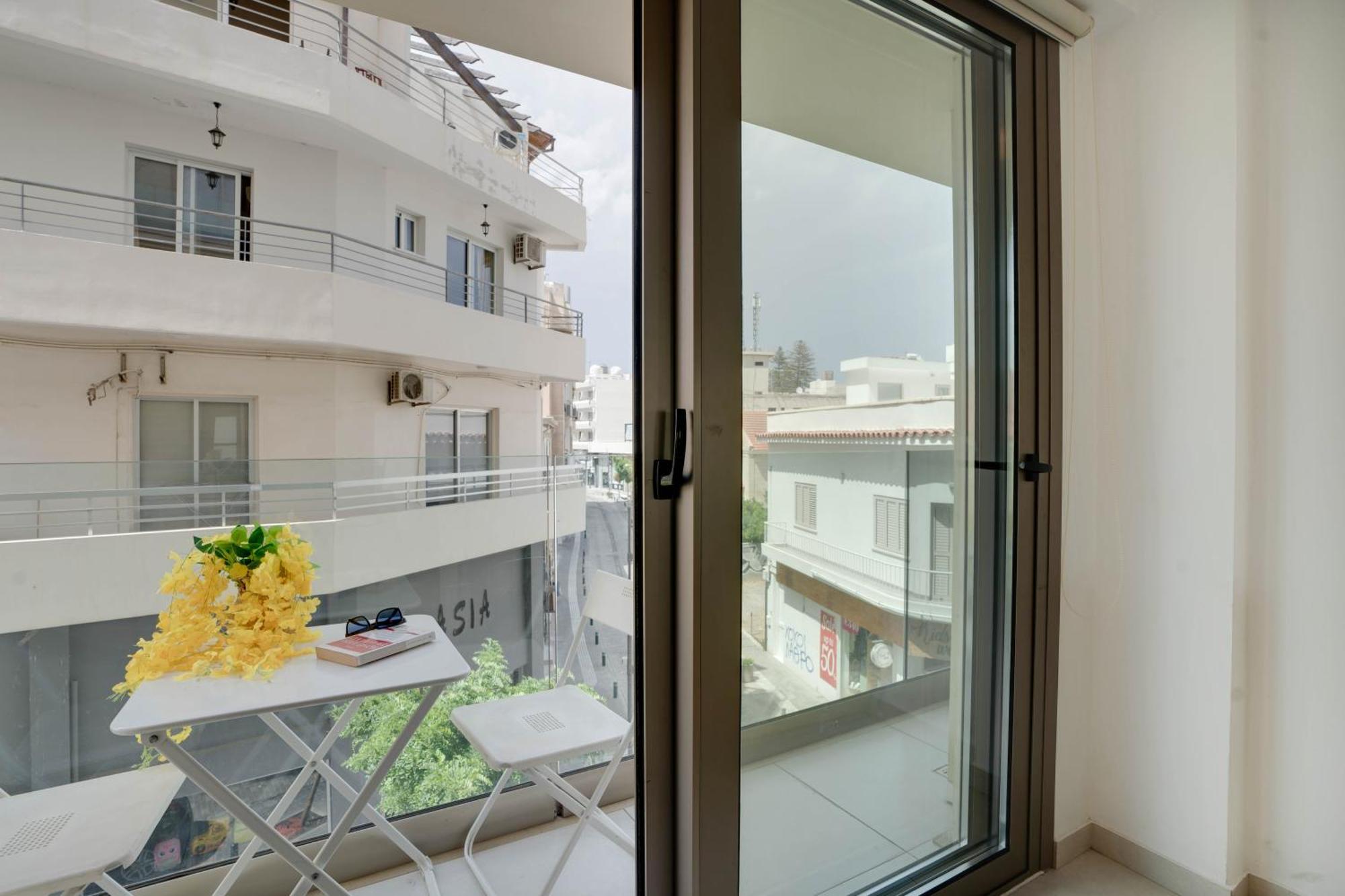 Lemon Paradise City Centre 200M From Beach Larnaca Dış mekan fotoğraf